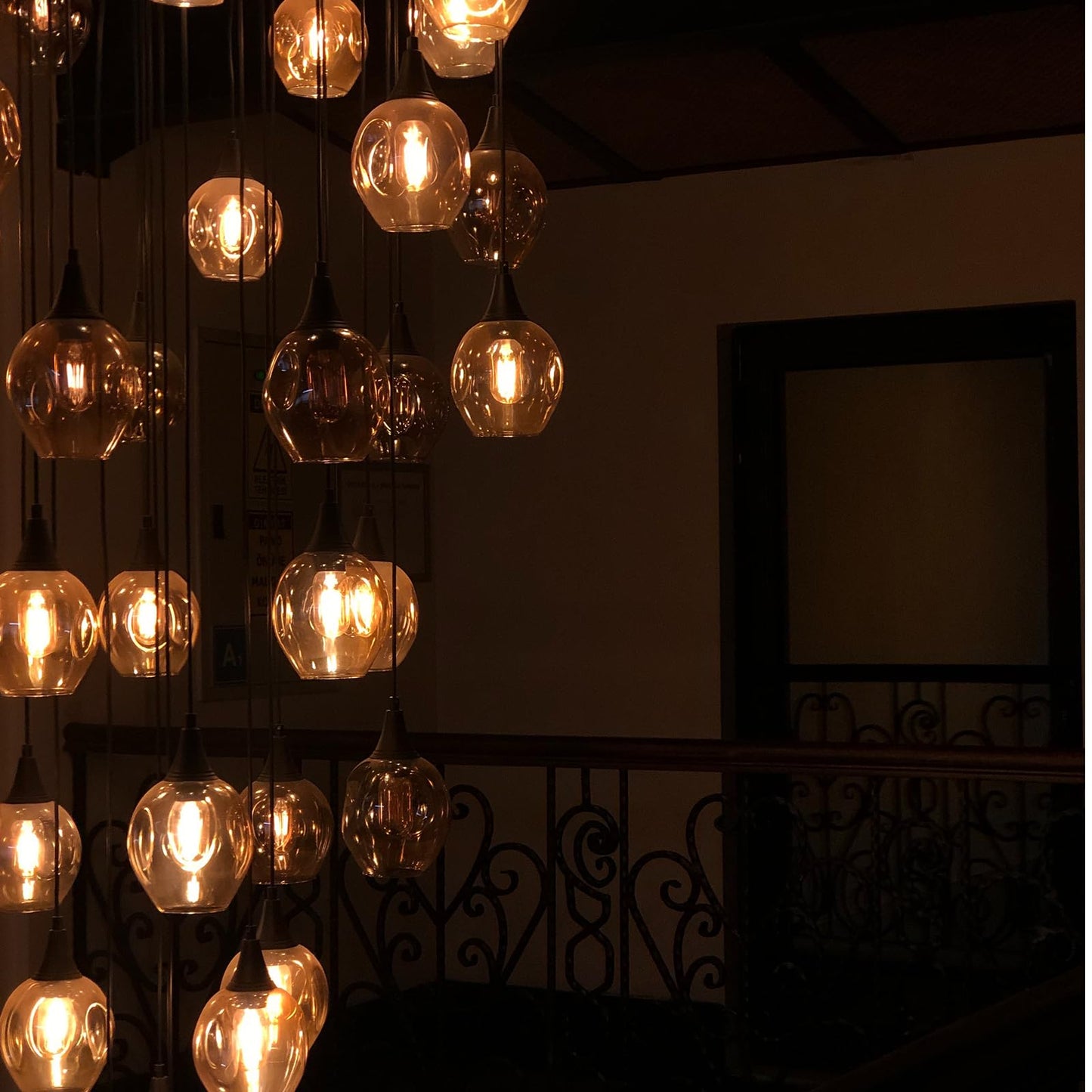 ZMH 4er pack E27 LED Warmweiss Vintage Gl¨¹hbirnen - T45 LED Leuchtmittel Lampe E27 Birnen Edison 4W 2700K Energiesparlampe Light Bulbs Gl¨¹hlampen Filament Retro Glas 360¡ã Abstrahlwinkel