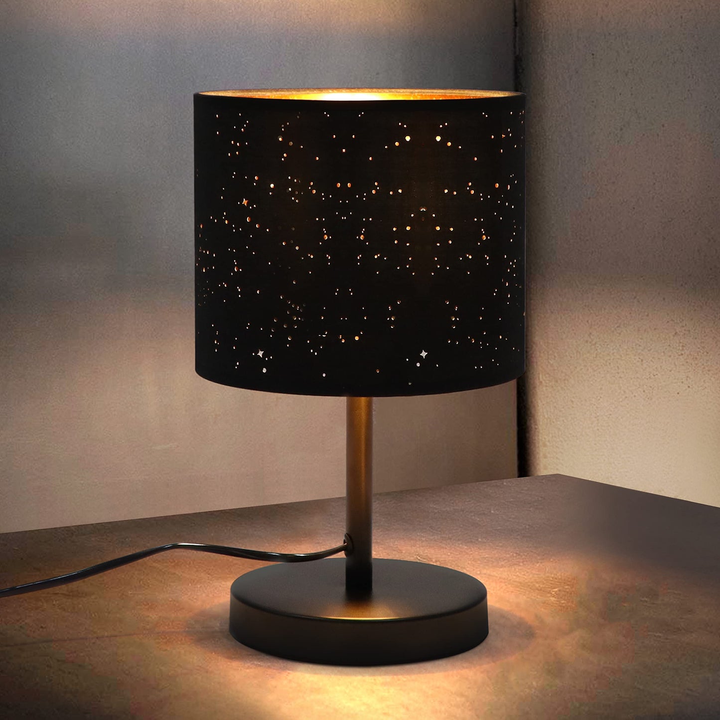ZMH Tischlampe Landhausstil Nachttischlampe aus Stoff - E27 Fassung Vintage Tischleuchte Wohnzimmer Stern Design Retro Lampenschirm Schwarz Gold Nachttischleuchte für Schlafzimmer Hotel Café